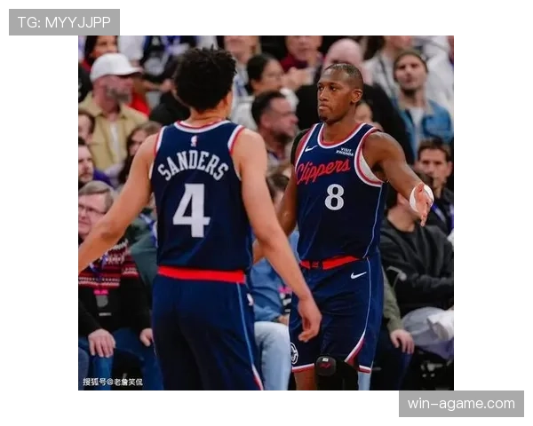 加里·特伦特无球跑位效率提升显著 拉开防守助快船得分爆发