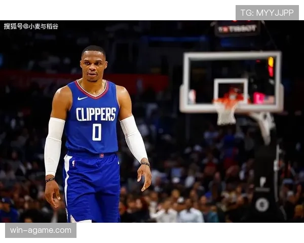 罗伯特森平均三双以组织主导胜过威少单打